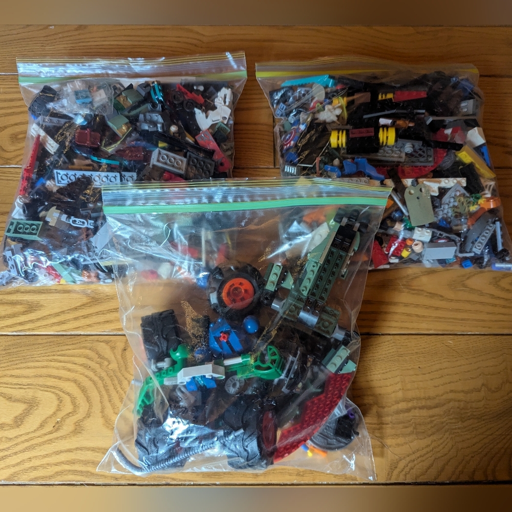 4 Pounds Assorted LEGO Pieces In Bulk With Vehicles and Figures
